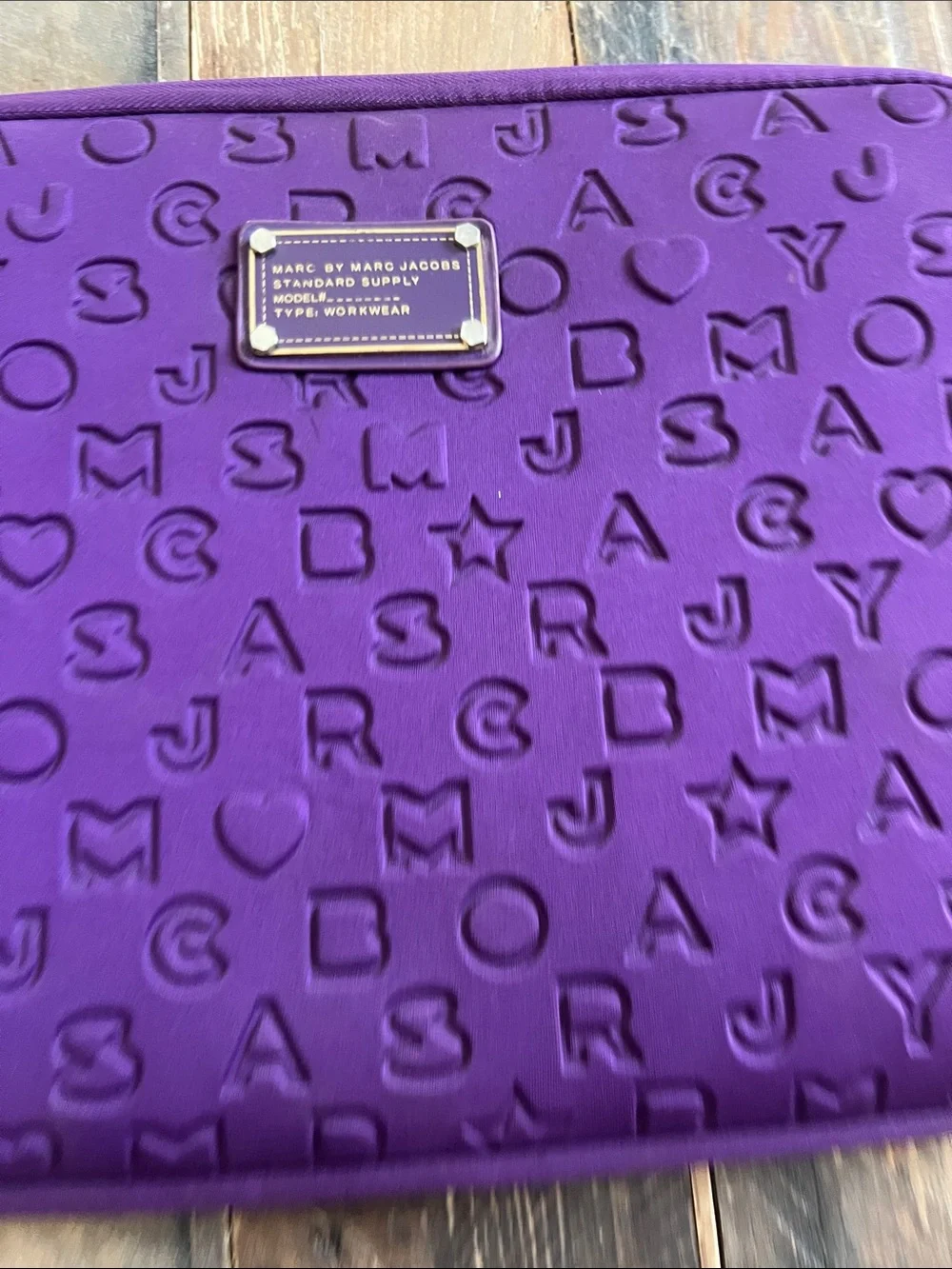 Marc Jacobs Dream deep Purple Quilted Logo Tablet Sleeve